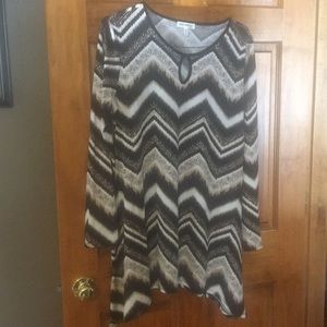Faith and Joy long key hole tunic.  Size XL.
